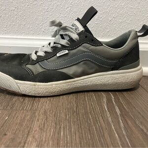 Vans Men's Black and Gray Casual Sneakers